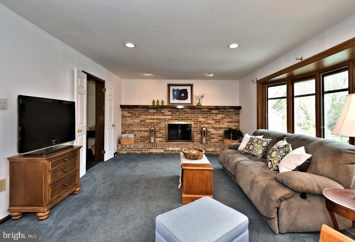 700 Park Road Lansdale, PA 19446 - Photo 17 of 101 Full Wall Brick FP