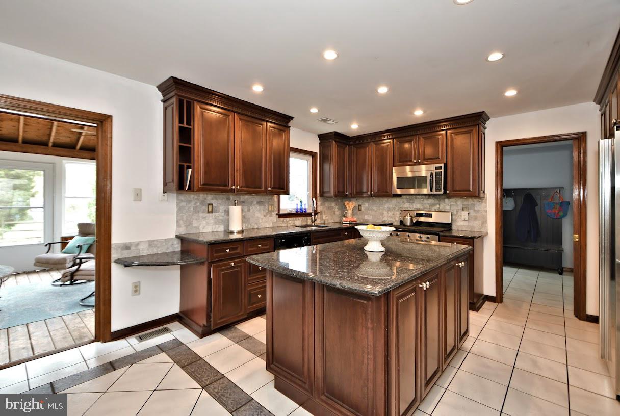 700 Park Road Lansdale, PA 19446 - Photo 24 of 101 Handy Kitchen Island