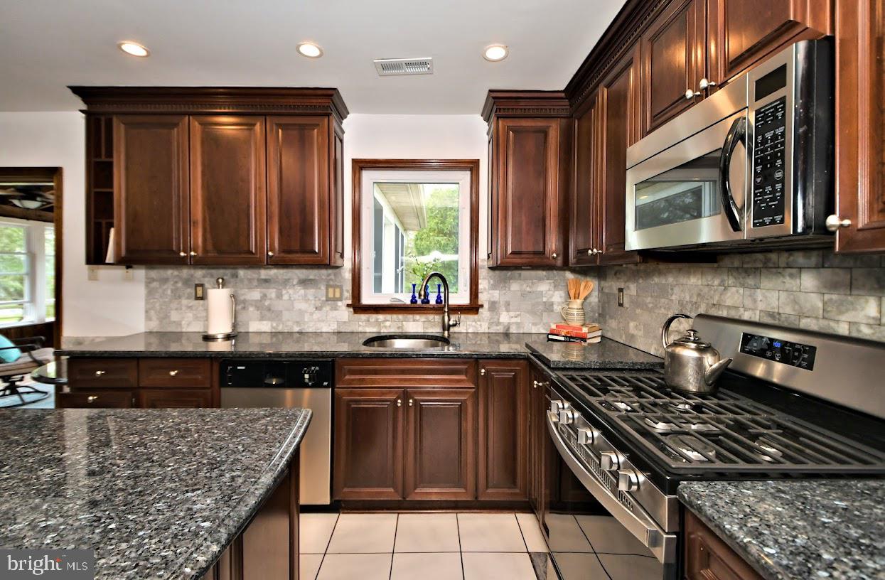 700 Park Road Lansdale, PA 19446 - Photo 27 of 101 Window over Sink