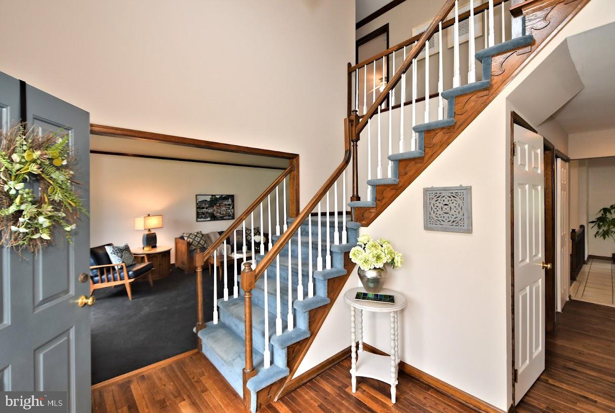 700 Park Road Lansdale, PA 19446 - Photo 38 of 101 Staircase