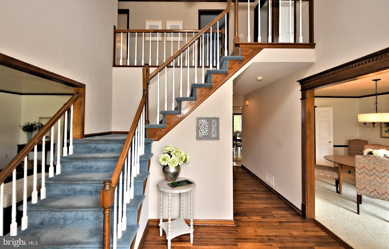 700 Park Road Lansdale, PA 19446 - Photo 5 of 101 Center Foyer