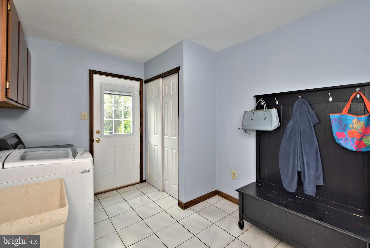700 Park Road Lansdale, PA 19446 - Photo 66 of 101 Laundry Room & Door to Backyard