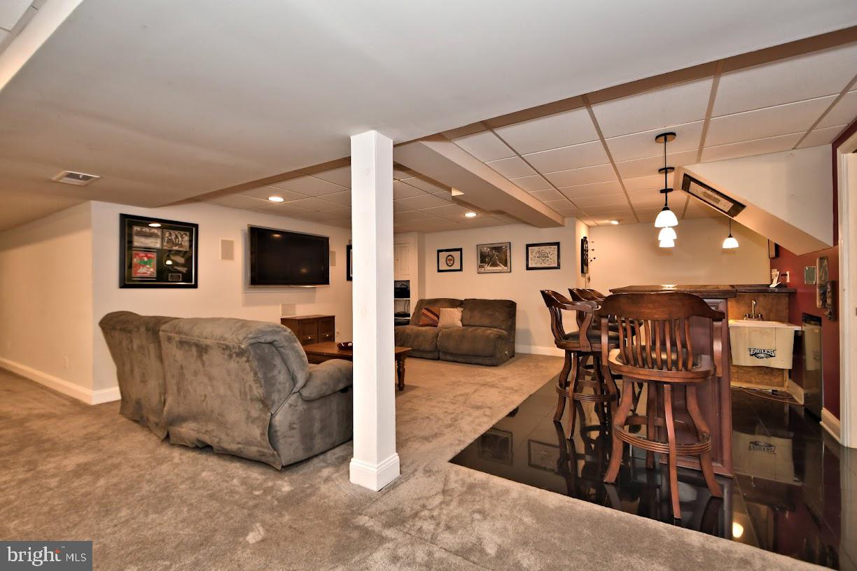 700 Park Road Lansdale, PA 19446 - Photo 75 of 101 View of Bar