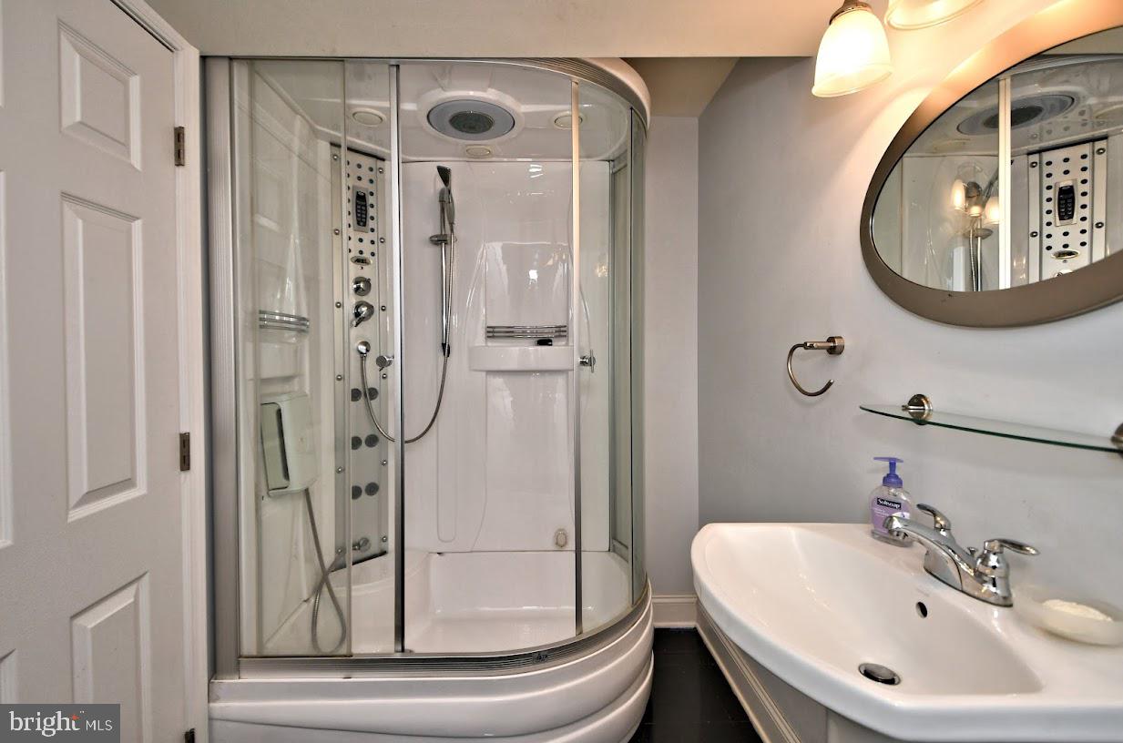 700 Park Road Lansdale, PA 19446 - Photo 83 of 101 Steam Shower
