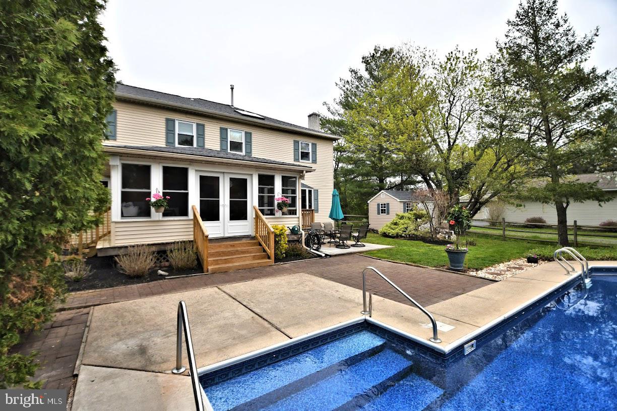 700 Park Road Lansdale, PA 19446 - Photo 89 of 101 Pool steps
