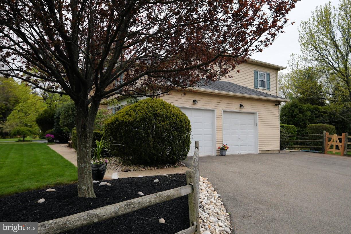 700 Park Road Lansdale, PA 19446 - Photo 99 of 101 Two-car side entry garage