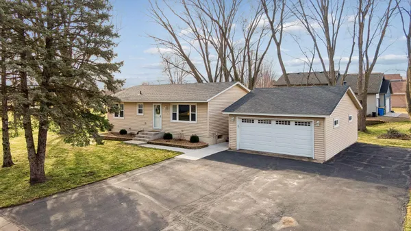 $350,000 | 319 Walnut Avenue Southwest, St. Michael, MN 55376