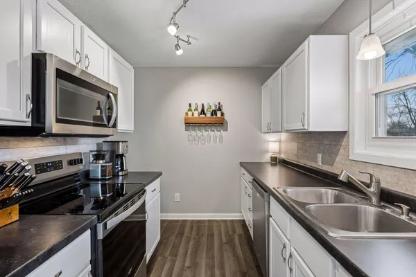 $350,000 | 319 Walnut Avenue Southwest, St. Michael, MN 55376