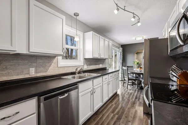 $350,000 | 319 Walnut Avenue Southwest, St. Michael, MN 55376