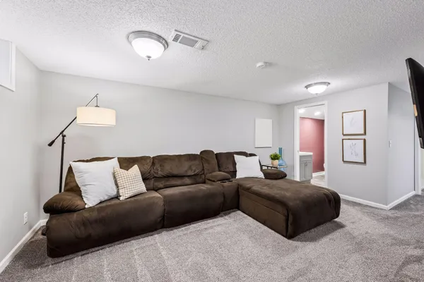 $350,000 | 319 Walnut Avenue Southwest, St. Michael, MN 55376