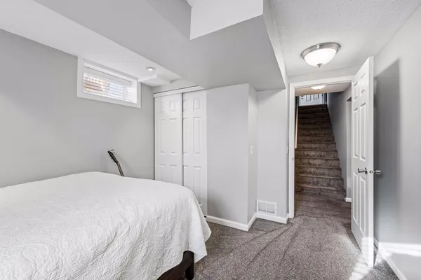 $350,000 | 319 Walnut Avenue Southwest, St. Michael, MN 55376