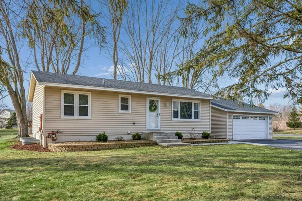 $350,000 | 319 Walnut Avenue Southwest, St. Michael, MN 55376