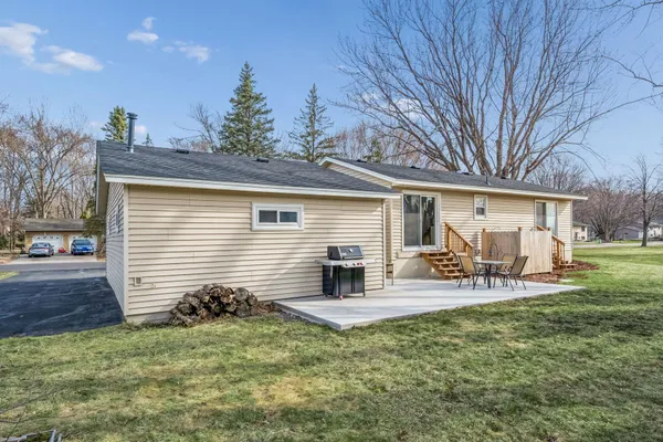 $350,000 | 319 Walnut Avenue Southwest, St. Michael, MN 55376