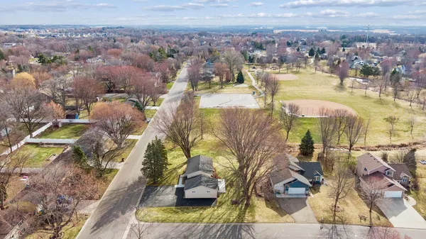 $350,000 | 319 Walnut Avenue Southwest, St. Michael, MN 55376