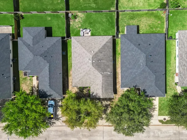 $2,000 | 15811 Sarasam Creek Court, Cypress, TX 77429