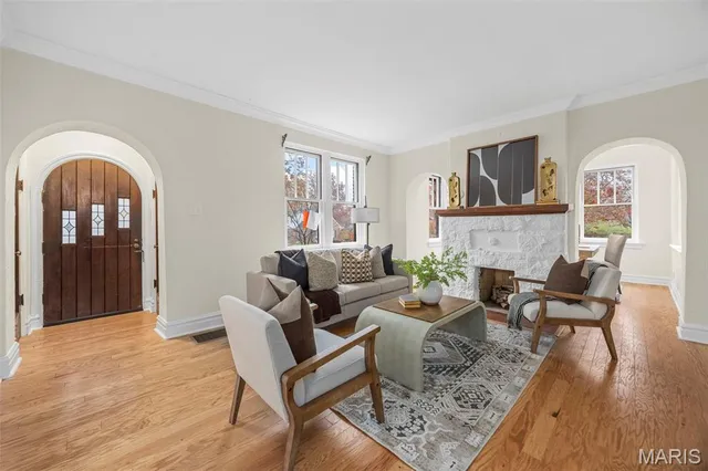 $550,000 | 634 Barstow Place, Webster Groves, MO 63119