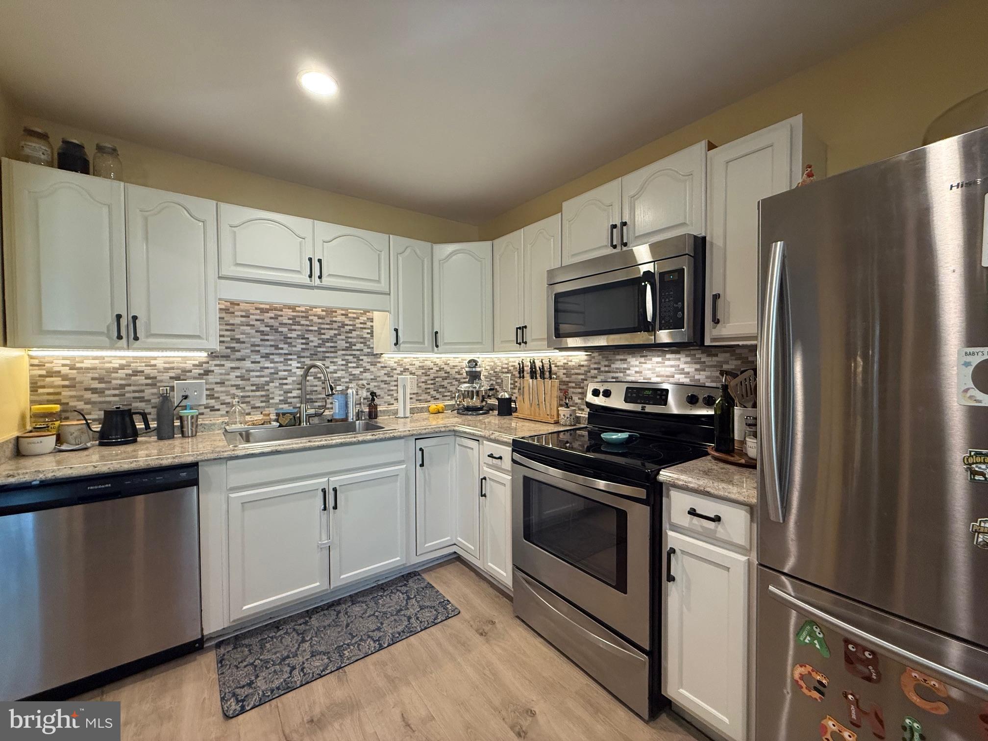 178 Elephant Road, Unit B11 Dublin, PA 18917 - Photo 5 of 20 Kitchen