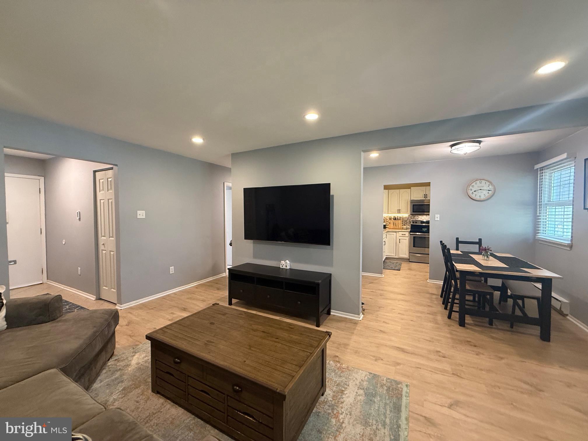 178 Elephant Road, Unit B11 Dublin, PA 18917 - Photo 9 of 20 Living Room