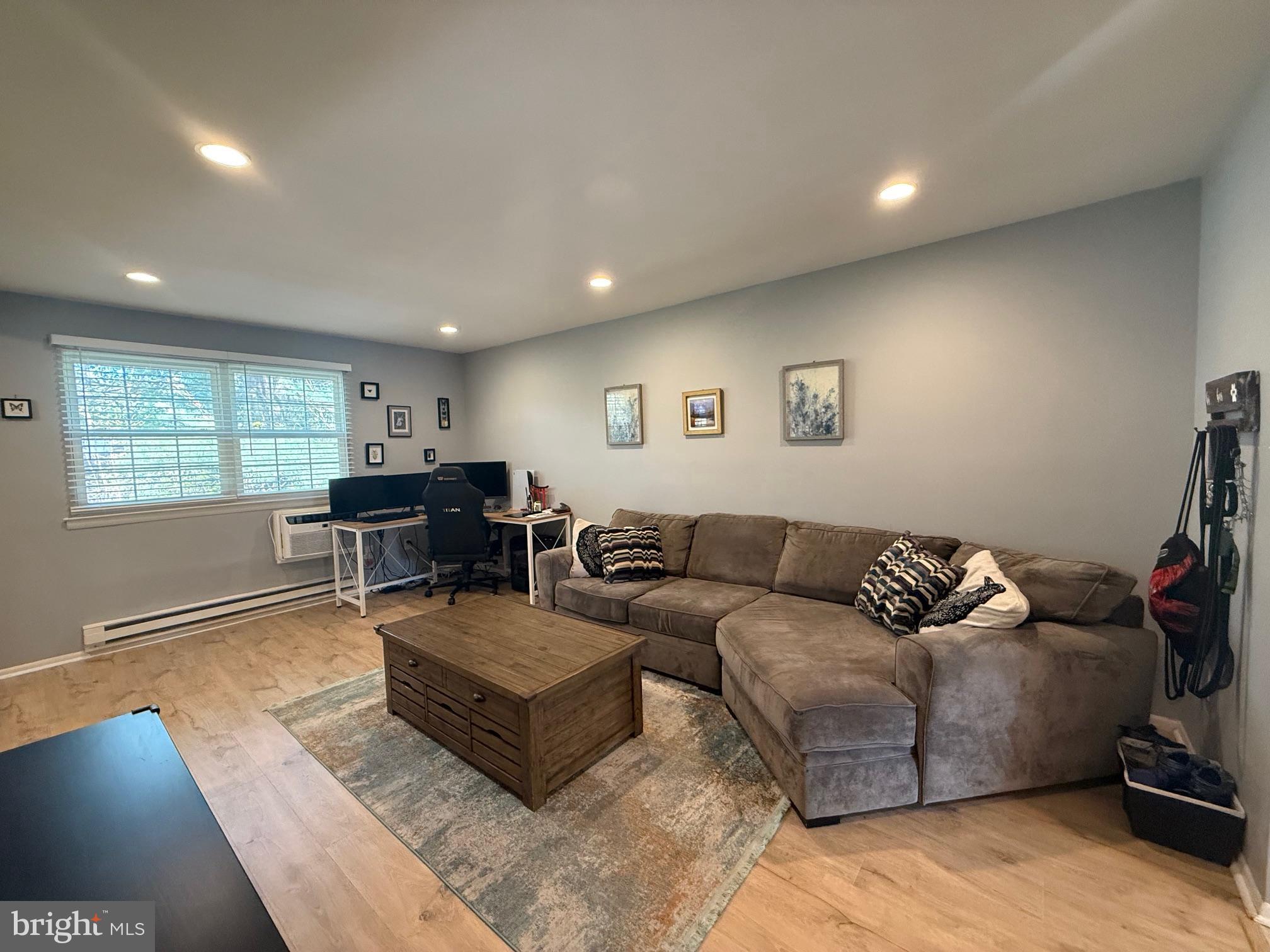 178 Elephant Road, Unit B11 Dublin, PA 18917 - Photo 10 of 20 Living Room