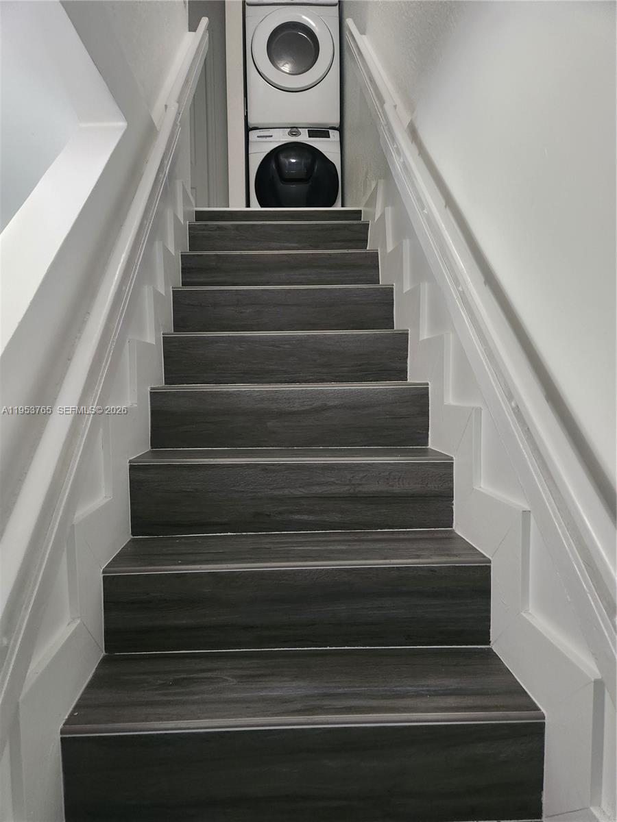 8025 Northwest 8th Street, Unit 10 Miami, FL 33126 - Photo 16 of 26 a view of entryway