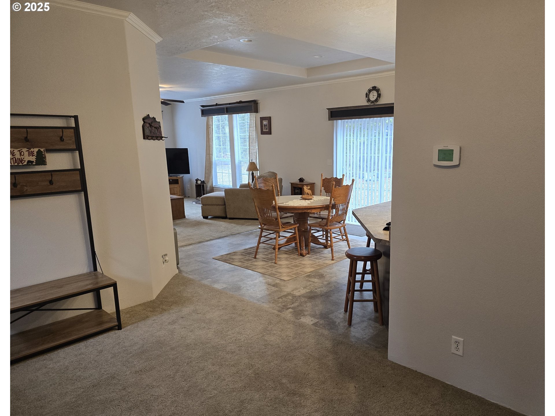 125220 Cappy Court Crescent Lake, OR 97733 - Photo 23 of 34 a view of a livingroom with furniture and a window