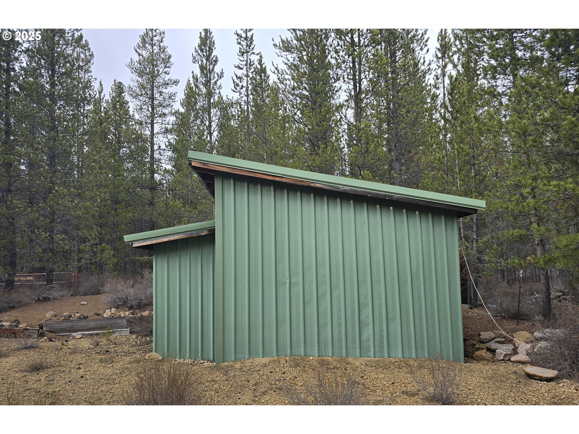125220 Cappy Court Crescent Lake, OR 97733 - Photo 26 of 34 a view of a backyard with a garden