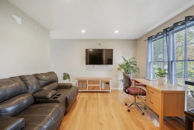 $575,000 | 31 Woodland Ridge, Southwick, MA 01077