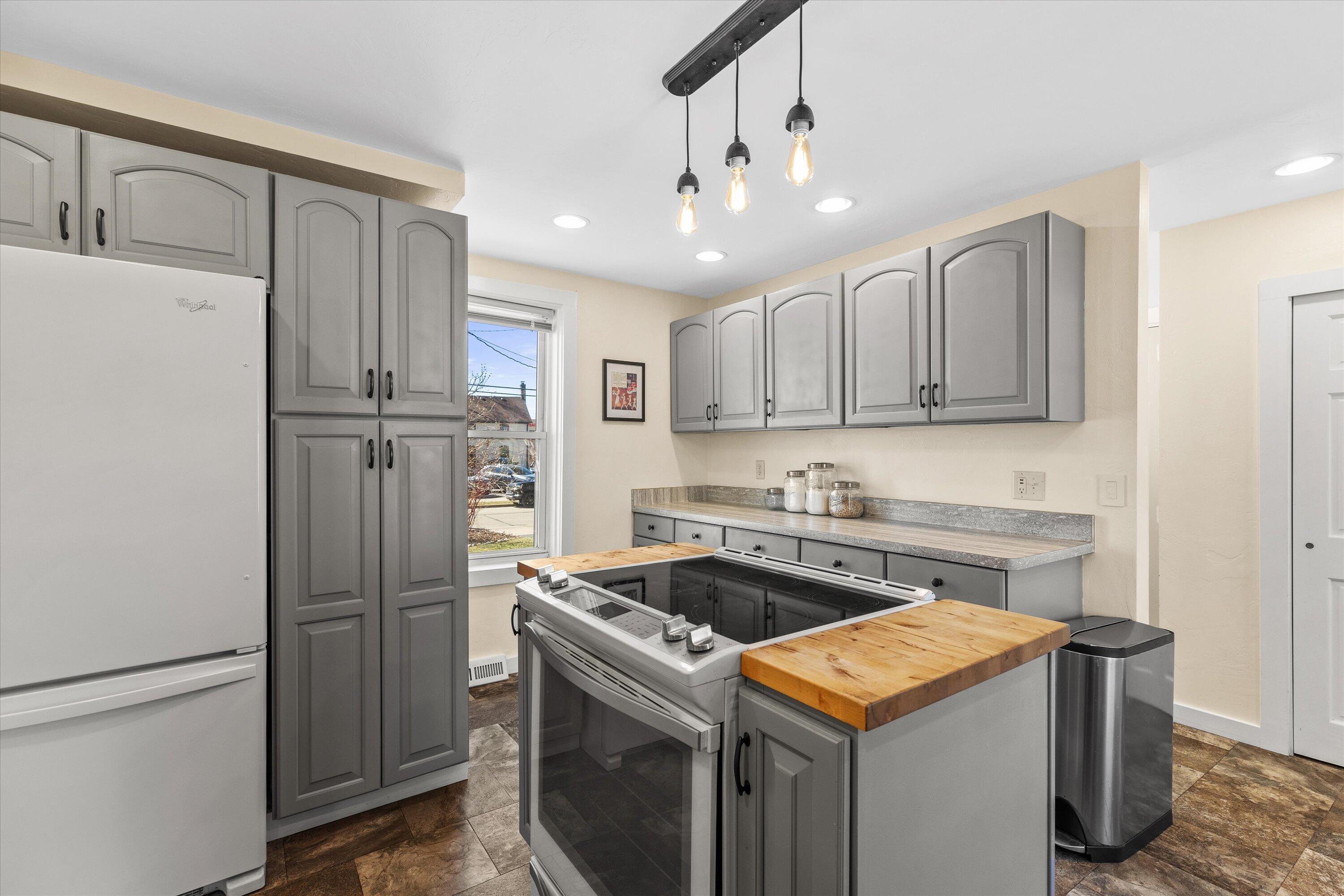 46 South Concord Road Oconomowoc, WI 53066 - Photo 11 of 64 24-0G8A8149