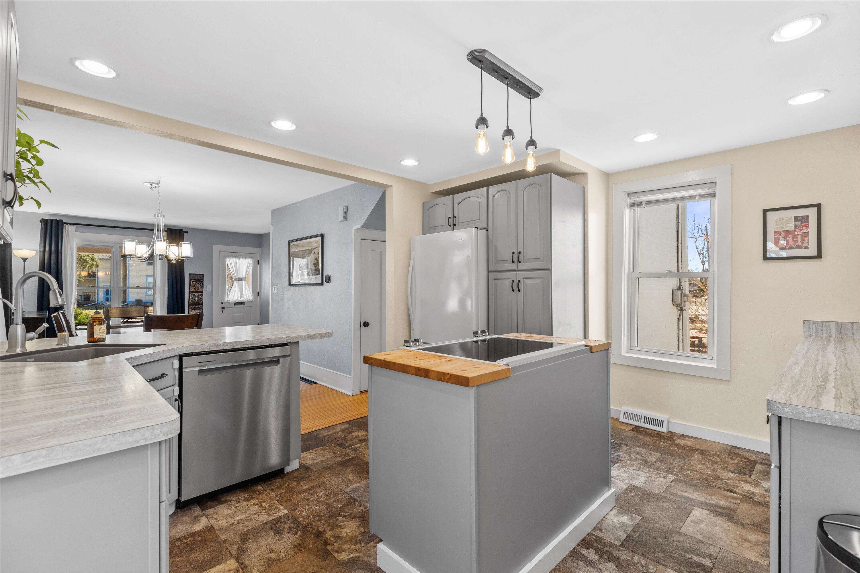 46 South Concord Road Oconomowoc, WI 53066 - Photo 12 of 64 26-0G8A8161