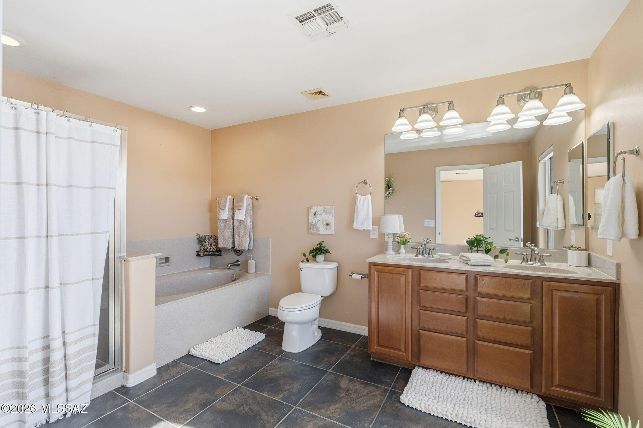 3614 East Canter Road Tucson, AZ 85739 - Photo 28 of 41 Primary bathroom suite