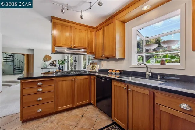 $1,390,000 | 1759 Crescent Drive, Walnut Creek, CA 94598