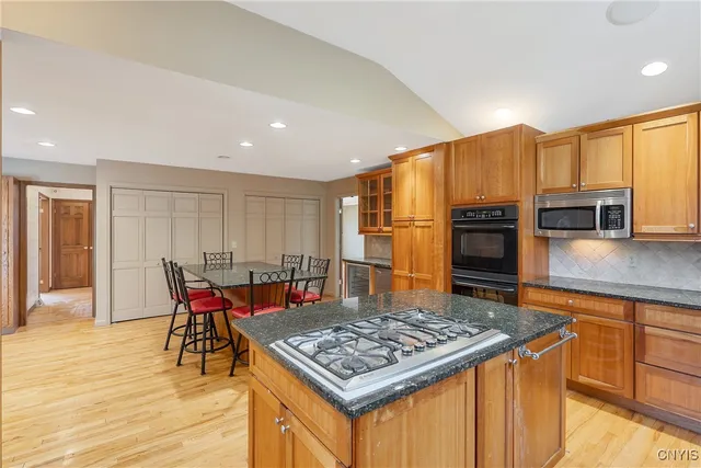 $659,900 | 7266 Wakefield Drive, Manlius, NY 13066