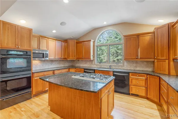 $659,900 | 7266 Wakefield Drive, Manlius, NY 13066