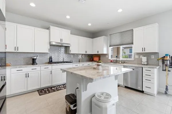$975,000 | 1096 Wildrose Court, Hollister, CA 95023