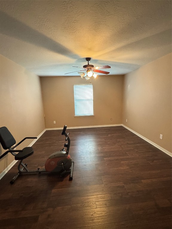 3219 Witney Way Fresno, TX 77545 - Photo 15 of 23 a room with a window