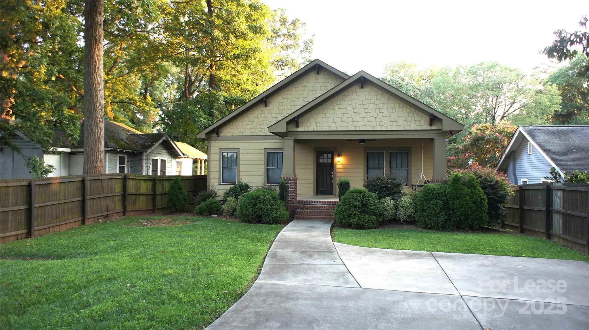 2014 Rozzelles Ferry Road Charlotte, NC 28208 - Photo 2 of 34