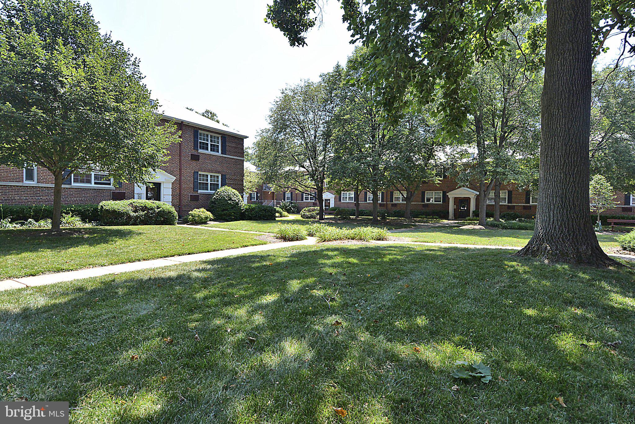 4312 2nd Road North, Unit 2 Arlington, VA 22203 - Photo 27 of 66 Arlington Oaks Courtyard