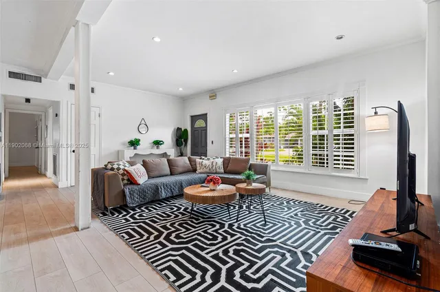 $825,000 | 13751 Northeast 1st Avenue, Miami, FL 33161