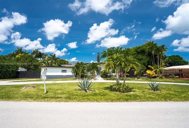 $825,000 | 13751 Northeast 1st Avenue, Miami, FL 33161