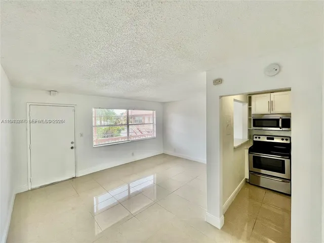 $130,000 | 241 Southeast 9th Avenue, Unit 207, Pompano Beach, FL 33060