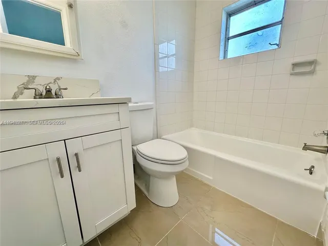 $130,000 | 241 Southeast 9th Avenue, Unit 207, Pompano Beach, FL 33060