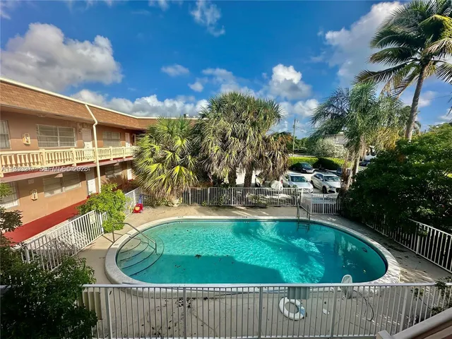 $130,000 | 241 Southeast 9th Avenue, Unit 207, Pompano Beach, FL 33060