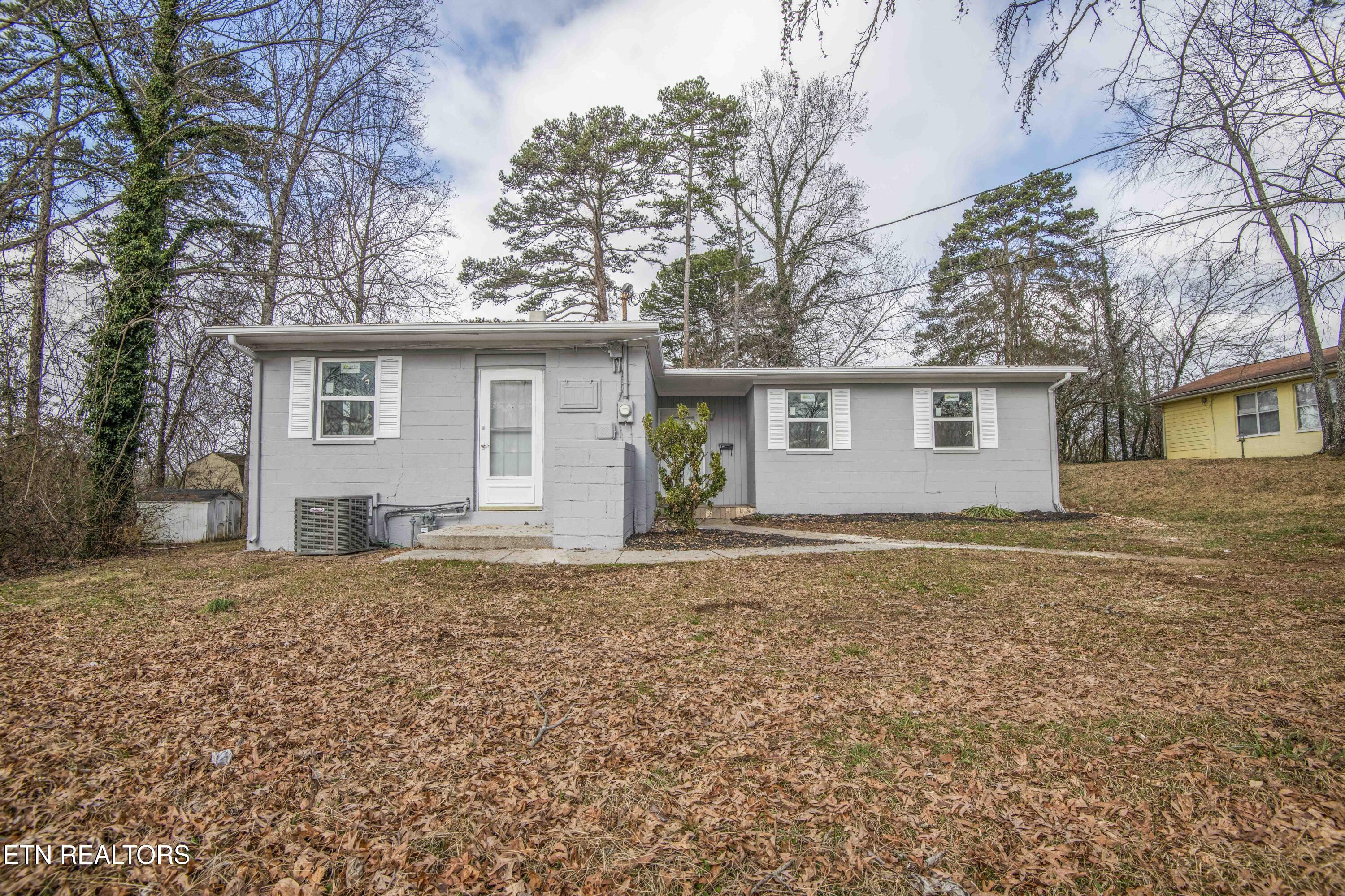 110 Paine Lane Oak Ridge, TN 37830 - Photo 1 of 37 exterior 1_1