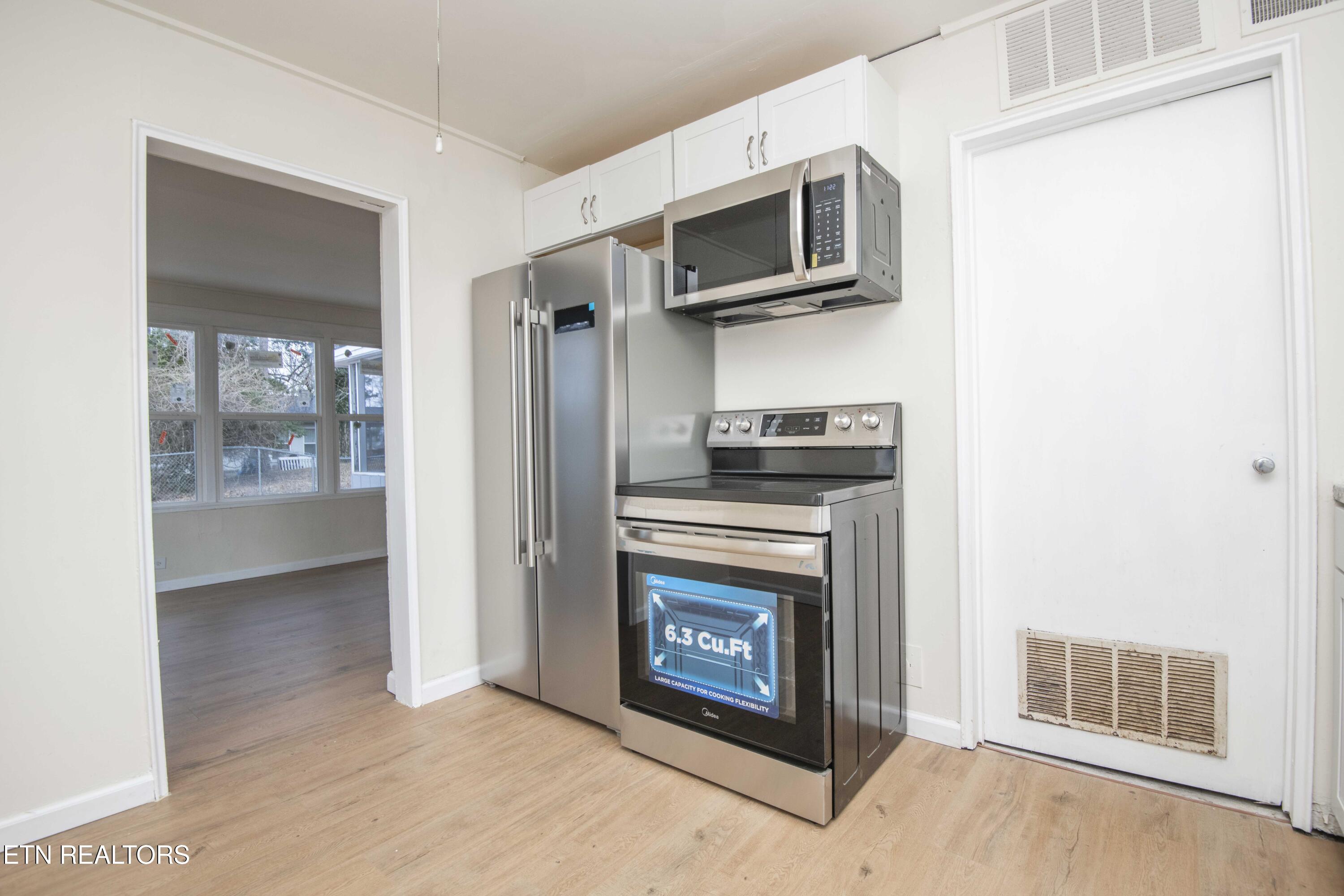 110 Paine Lane Oak Ridge, TN 37830 - Photo 11 of 37 kitchen 2_1