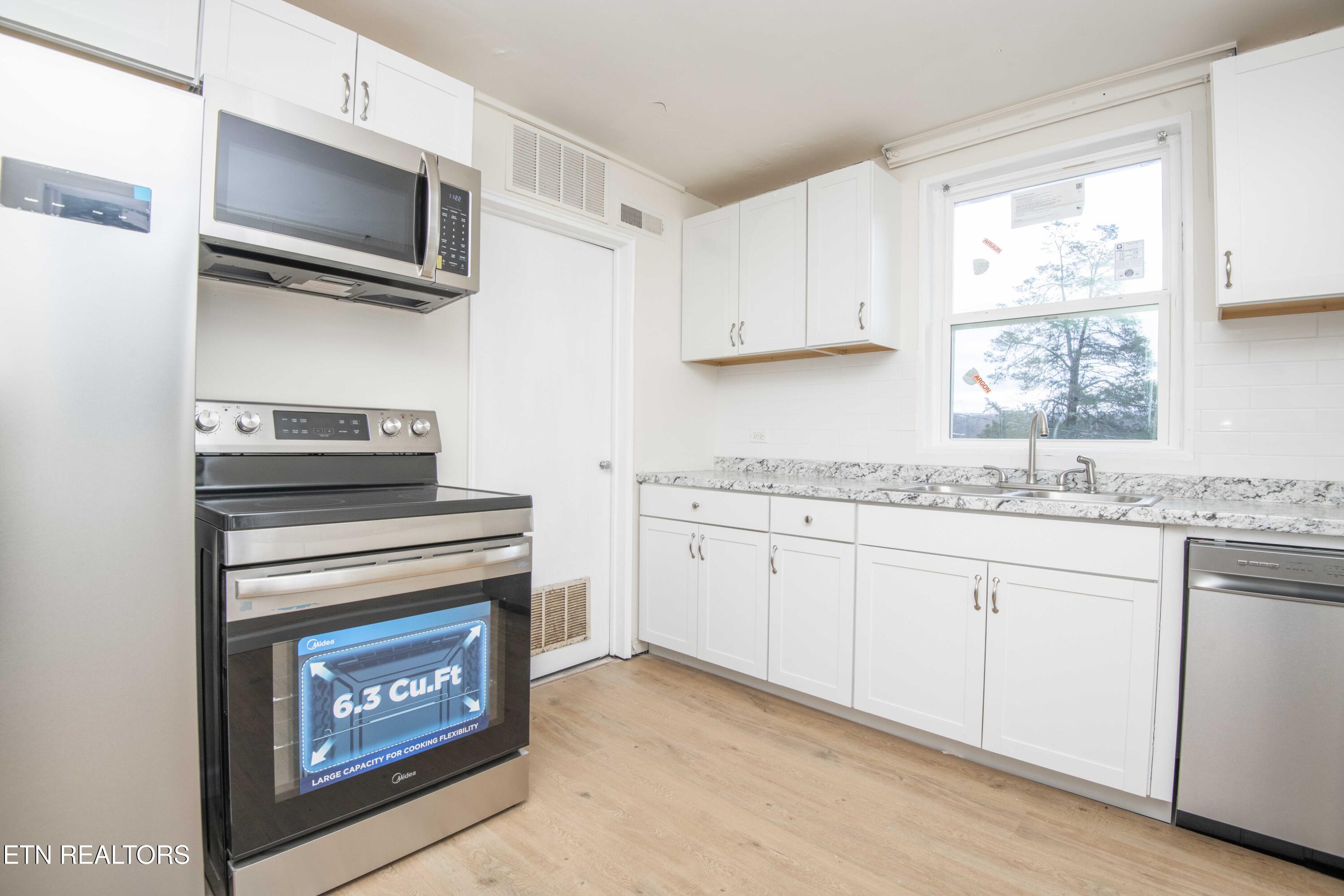 110 Paine Lane Oak Ridge, TN 37830 - Photo 12 of 37 kitchen 3_1