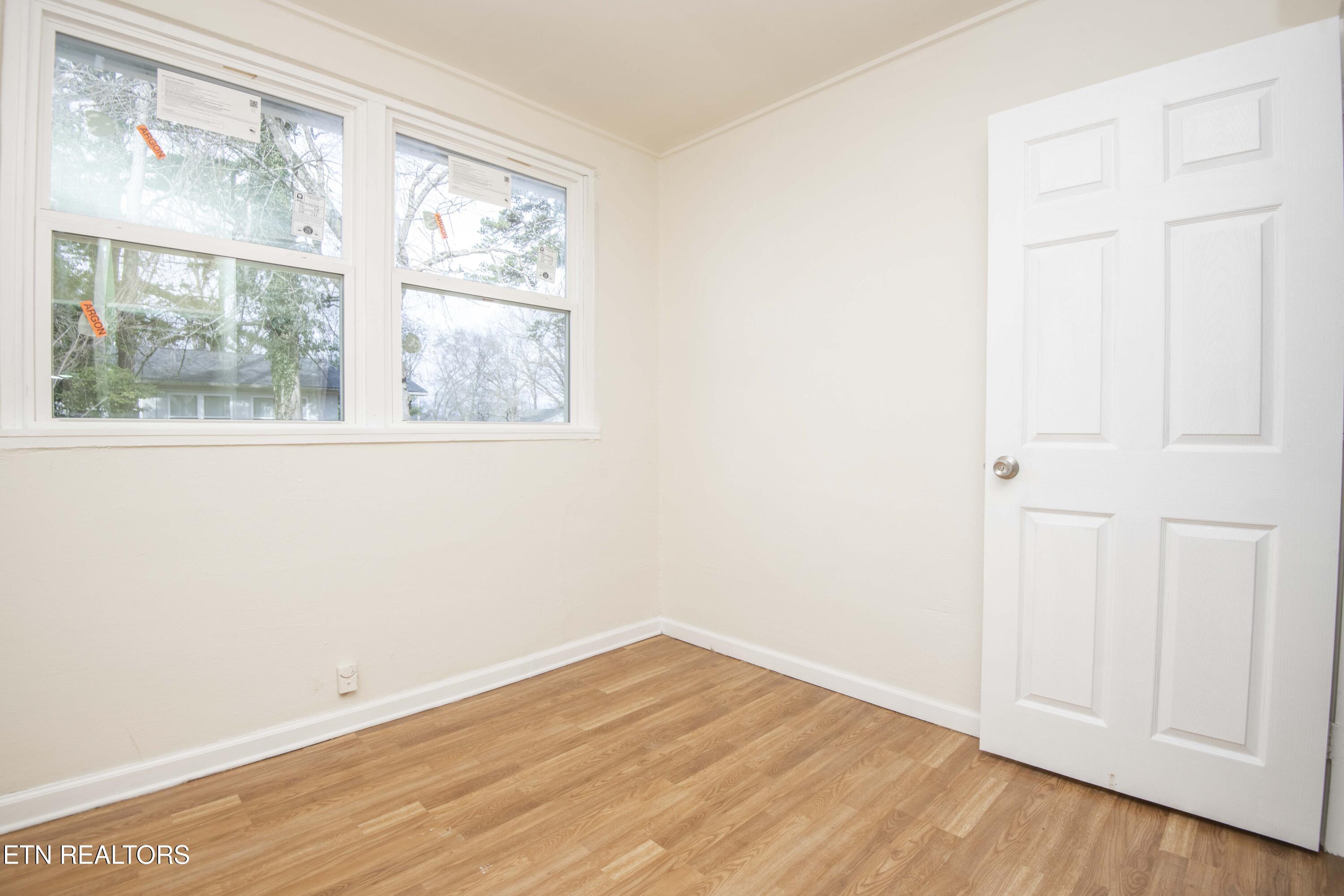 110 Paine Lane Oak Ridge, TN 37830 - Photo 20 of 37 second bed_1