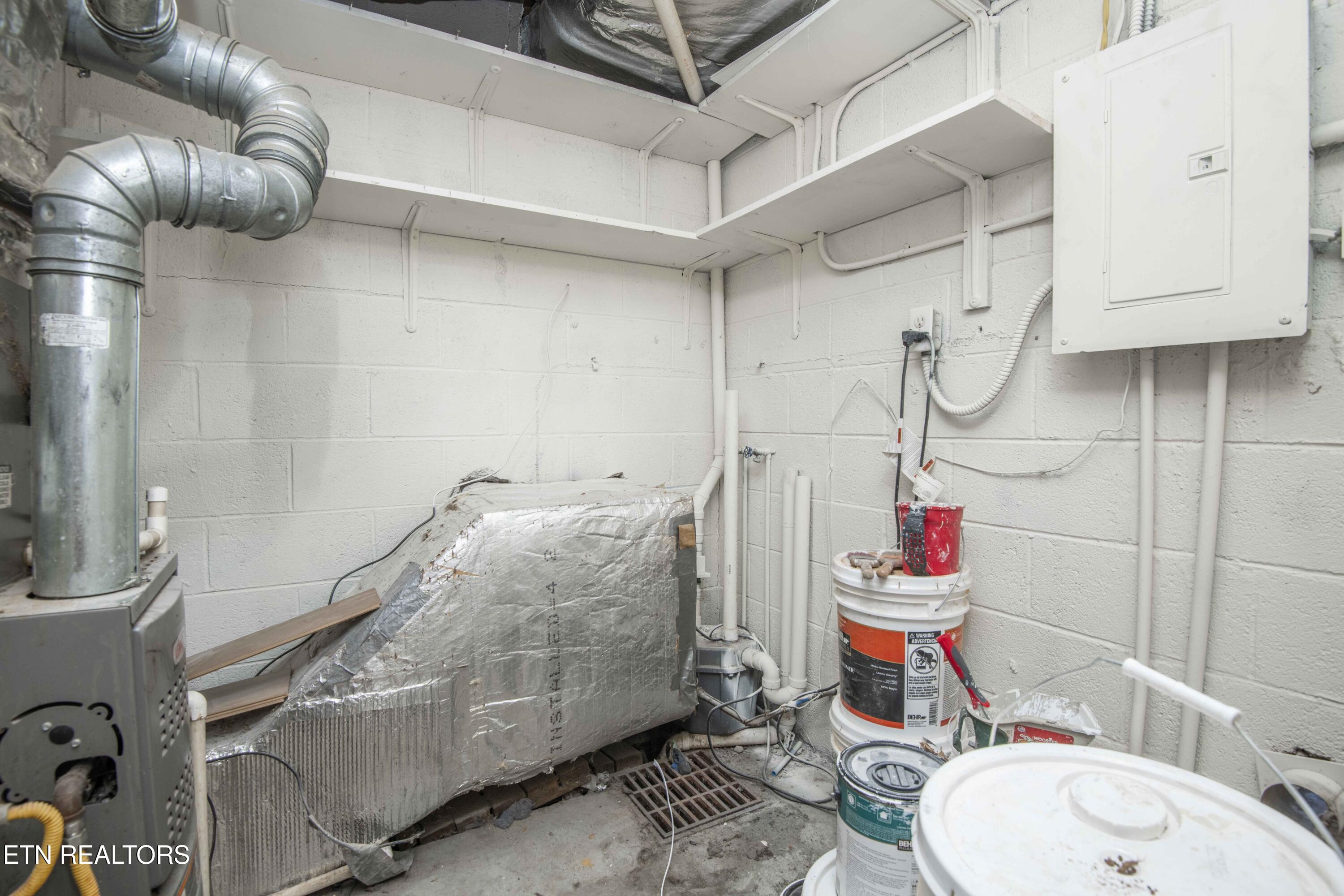 110 Paine Lane Oak Ridge, TN 37830 - Photo 28 of 37 laundry_1