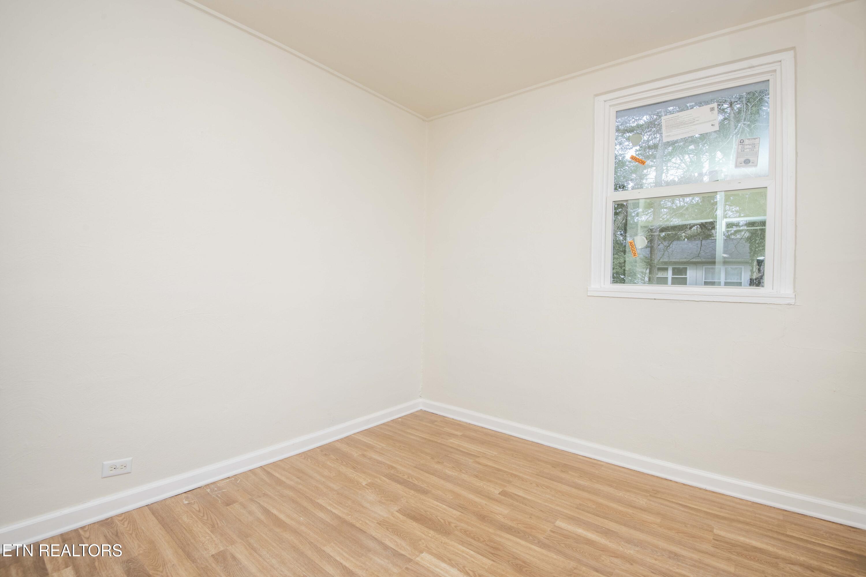 110 Paine Lane Oak Ridge, TN 37830 - Photo 35 of 37 third bed_1