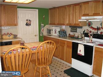 651A Mount Road Aston, PA 19014 - Photo 4 of 12 Kitchen