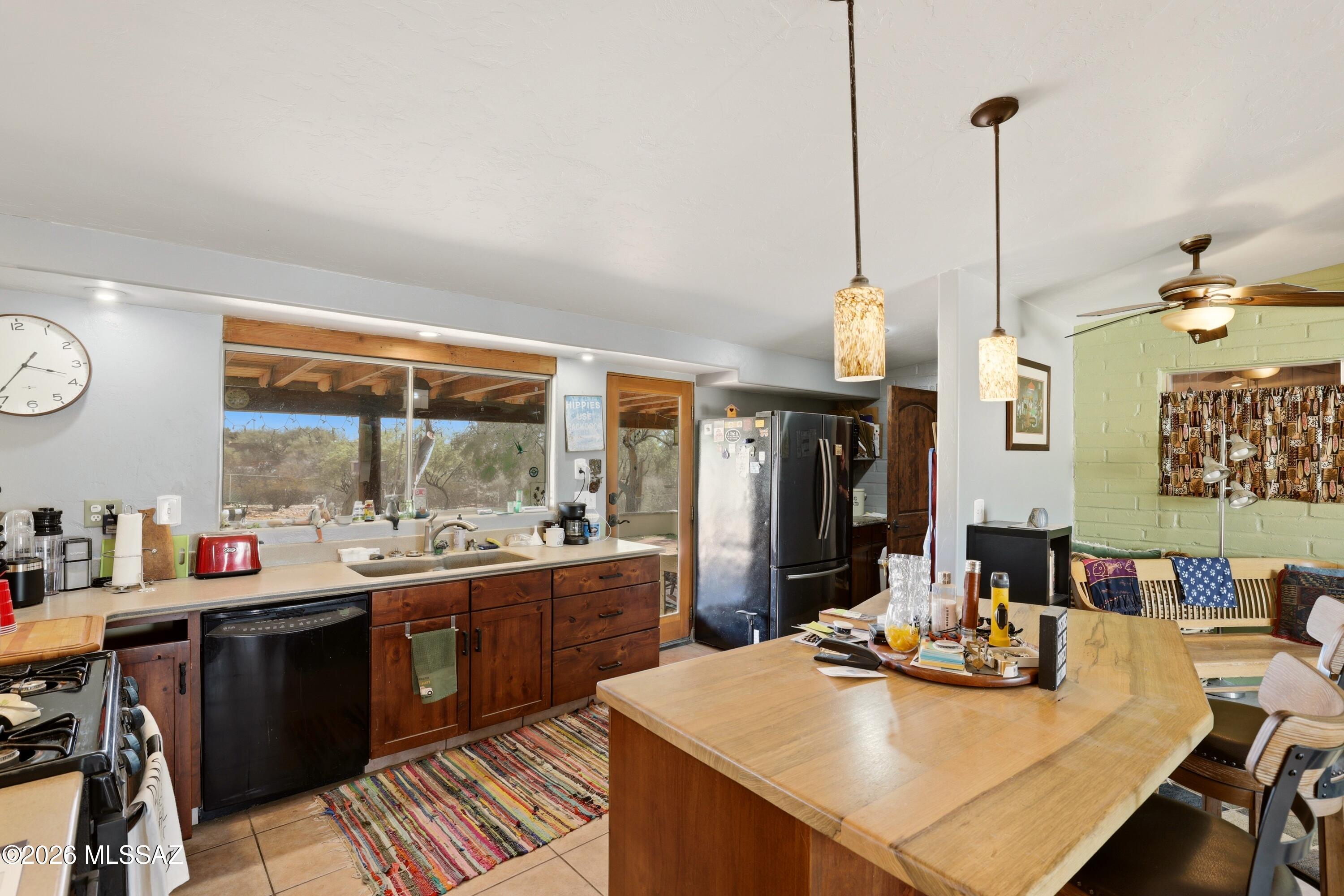 220 East Magee Road Tucson, AZ 85704 - Photo 7 of 38 Kitchen island
